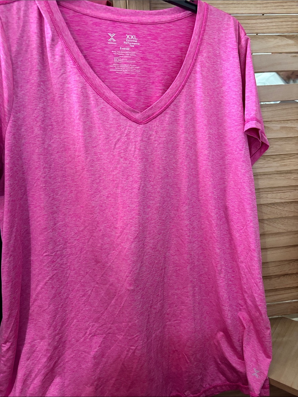 Xersion Women's Short Sleeve V-Neck Tee in Bright Pink XXL